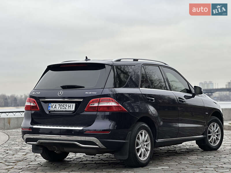 Внедорожник / Кроссовер Mercedes-Benz M-Class 2012 в Киеве фото 16 Внедорожник / Кроссовер Mercedes-Benz M-Class 2012 в Киеве