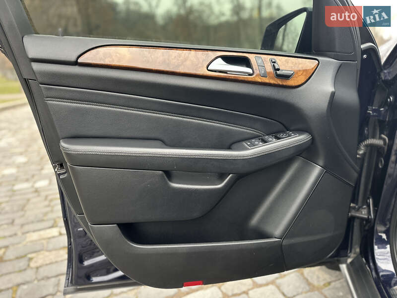 Внедорожник / Кроссовер Mercedes-Benz M-Class 2012 в Киеве фото 25 Внедорожник / Кроссовер Mercedes-Benz M-Class 2012 в Киеве