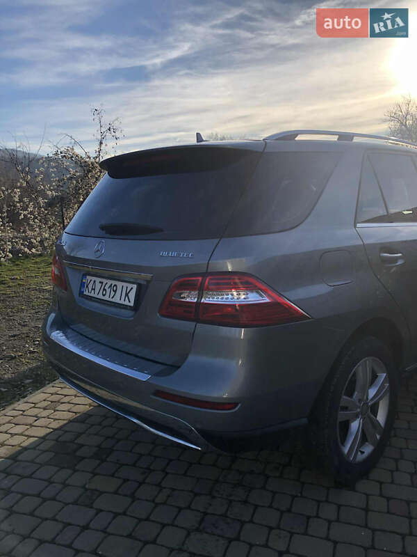 Позашляховик / Кросовер Mercedes-Benz M-Class 2015 в Тячеві