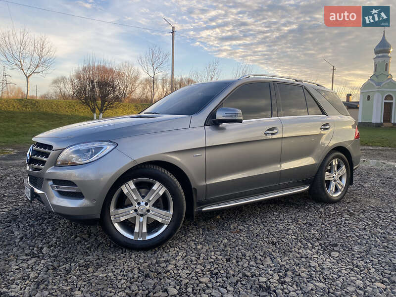 Внедорожник / Кроссовер Mercedes-Benz M-Class 2013 в Ужгороде
