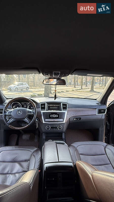 Позашляховик / Кросовер Mercedes-Benz M-Class 2013 в Новоселиці фото 15 Позашляховик / Кросовер Mercedes-Benz M-Class 2013 в Новоселиці