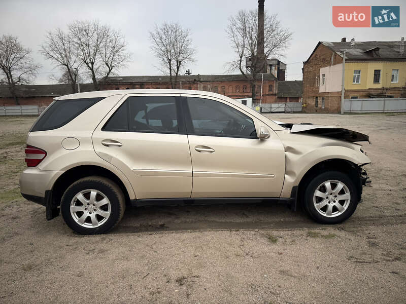Внедорожник / Кроссовер Mercedes-Benz M-Class 2006 в Кропивницком