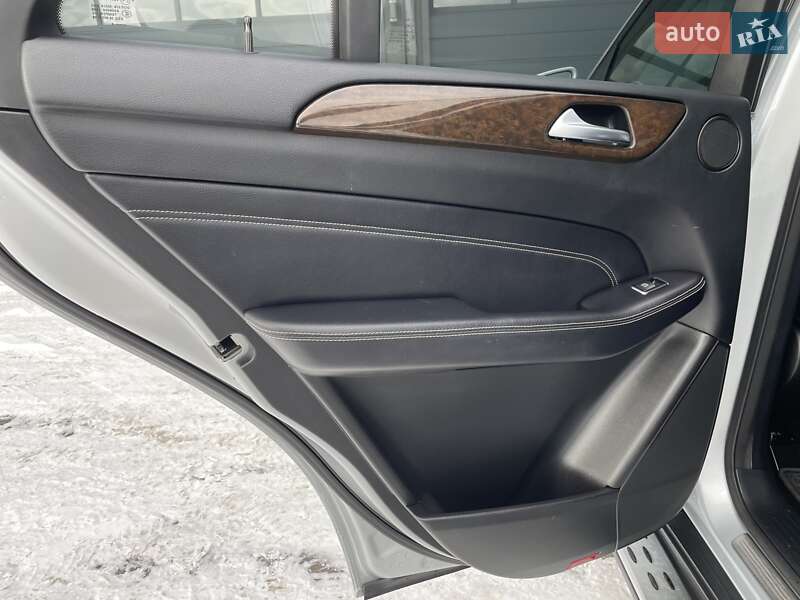 Позашляховик / Кросовер Mercedes-Benz M-Class 2012 в Ковелі