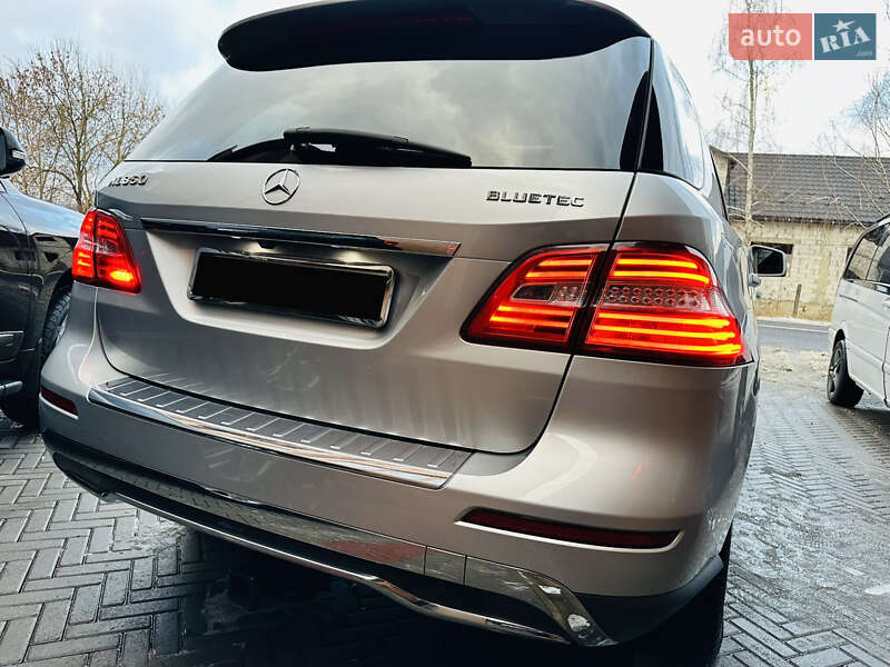 Позашляховик / Кросовер Mercedes-Benz M-Class 2011 в Солотвині