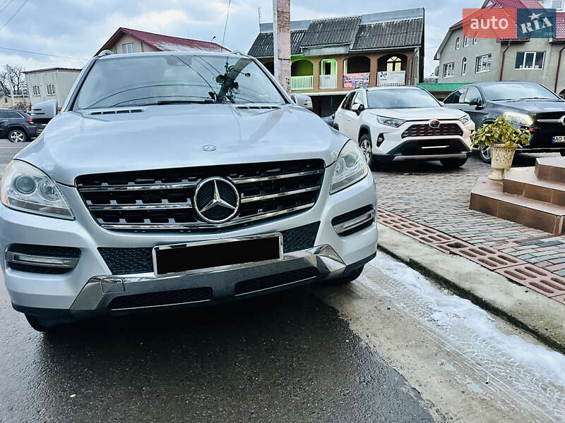 Позашляховик / Кросовер Mercedes-Benz M-Class 2011 в Солотвині