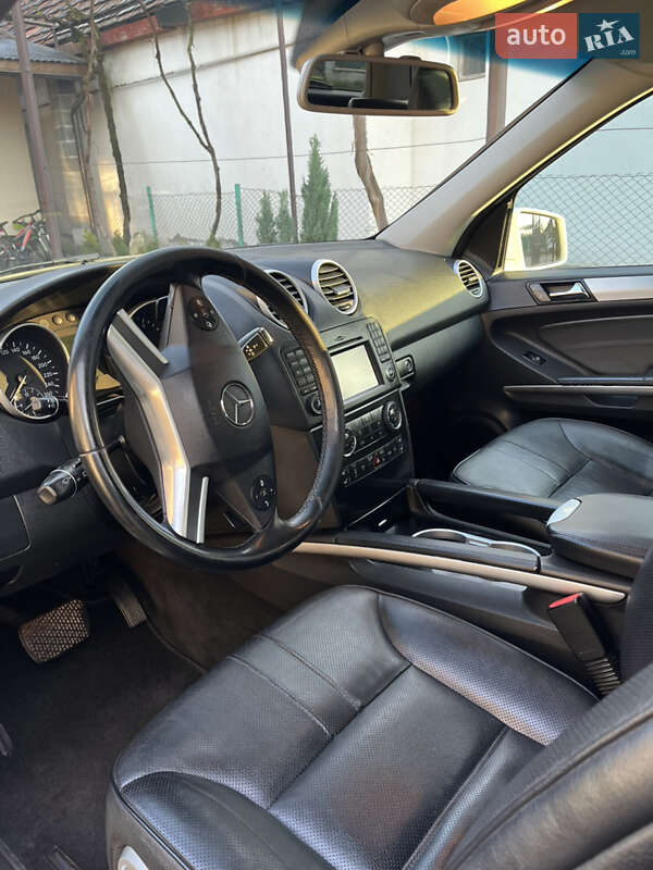 Внедорожник / Кроссовер Mercedes-Benz M-Class 2011 в Белках