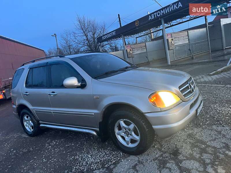 Позашляховик / Кросовер Mercedes-Benz M-Class 2000 в Івано-Франківську