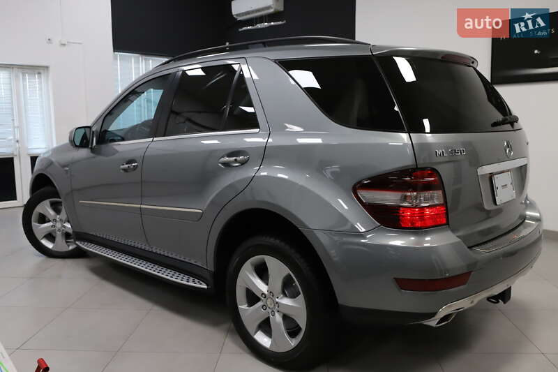 Внедорожник / Кроссовер Mercedes-Benz M-Class 2010 в Дрогобыче