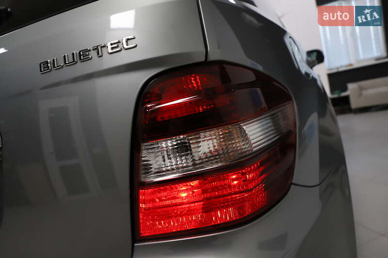 Внедорожник / Кроссовер Mercedes-Benz M-Class 2010 в Дрогобыче