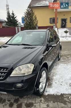 Внедорожник / Кроссовер Mercedes-Benz M-Class 2005 в Новояворовске