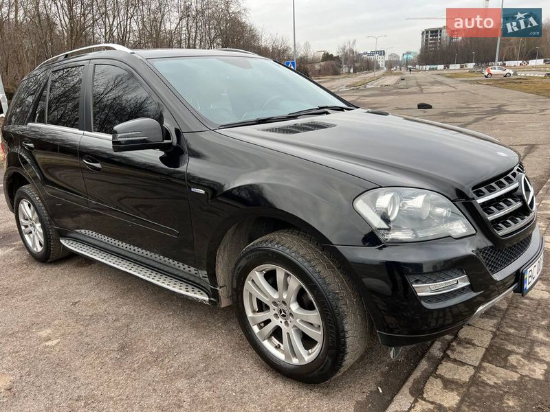 Mercedes-Benz M-Class 2011