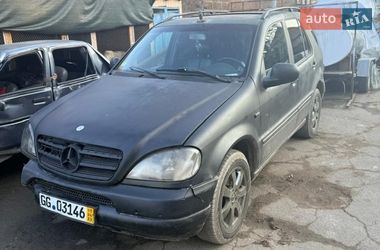 Внедорожник / Кроссовер Mercedes-Benz M-Class 2000 в Черкассах