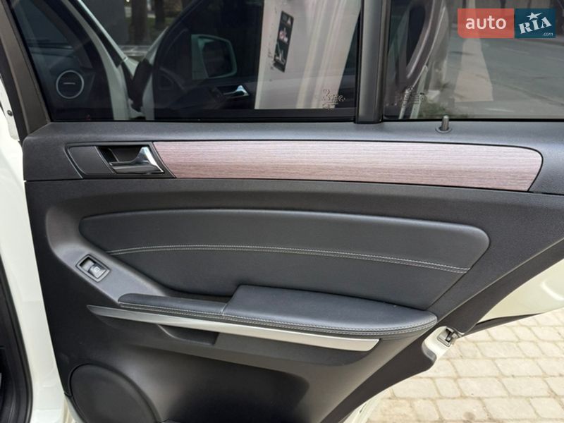 Внедорожник / Кроссовер Mercedes-Benz M-Class 2010 в Ивано-Франковске