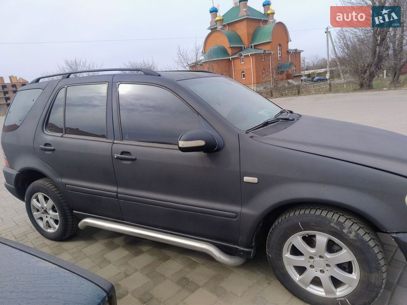 Mercedes-Benz M-Class 2000