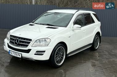 Позашляховик / Кросовер Mercedes-Benz M-Class 2010 в Києві