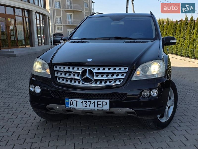 Mercedes-Benz M-Class 2005