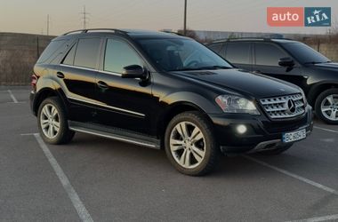 Внедорожник / Кроссовер Mercedes-Benz M-Class 2011 в Ровно