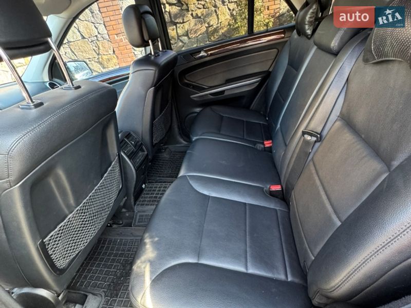 Внедорожник / Кроссовер Mercedes-Benz M-Class 2010 в Киеве