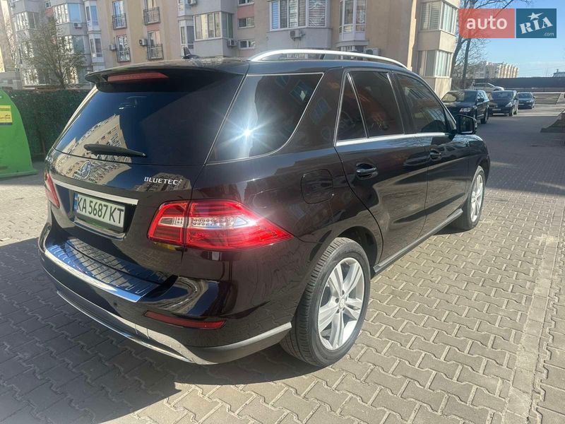 Внедорожник / Кроссовер Mercedes-Benz M-Class 2013 в Киеве