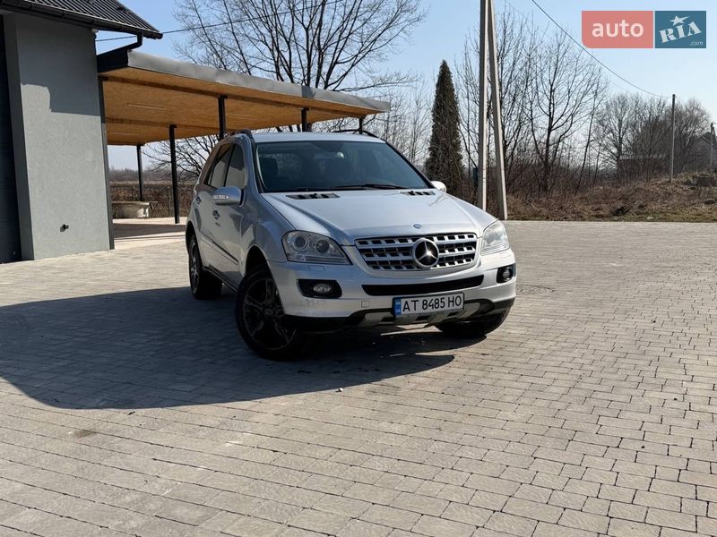 Mercedes-Benz M-Class 2005