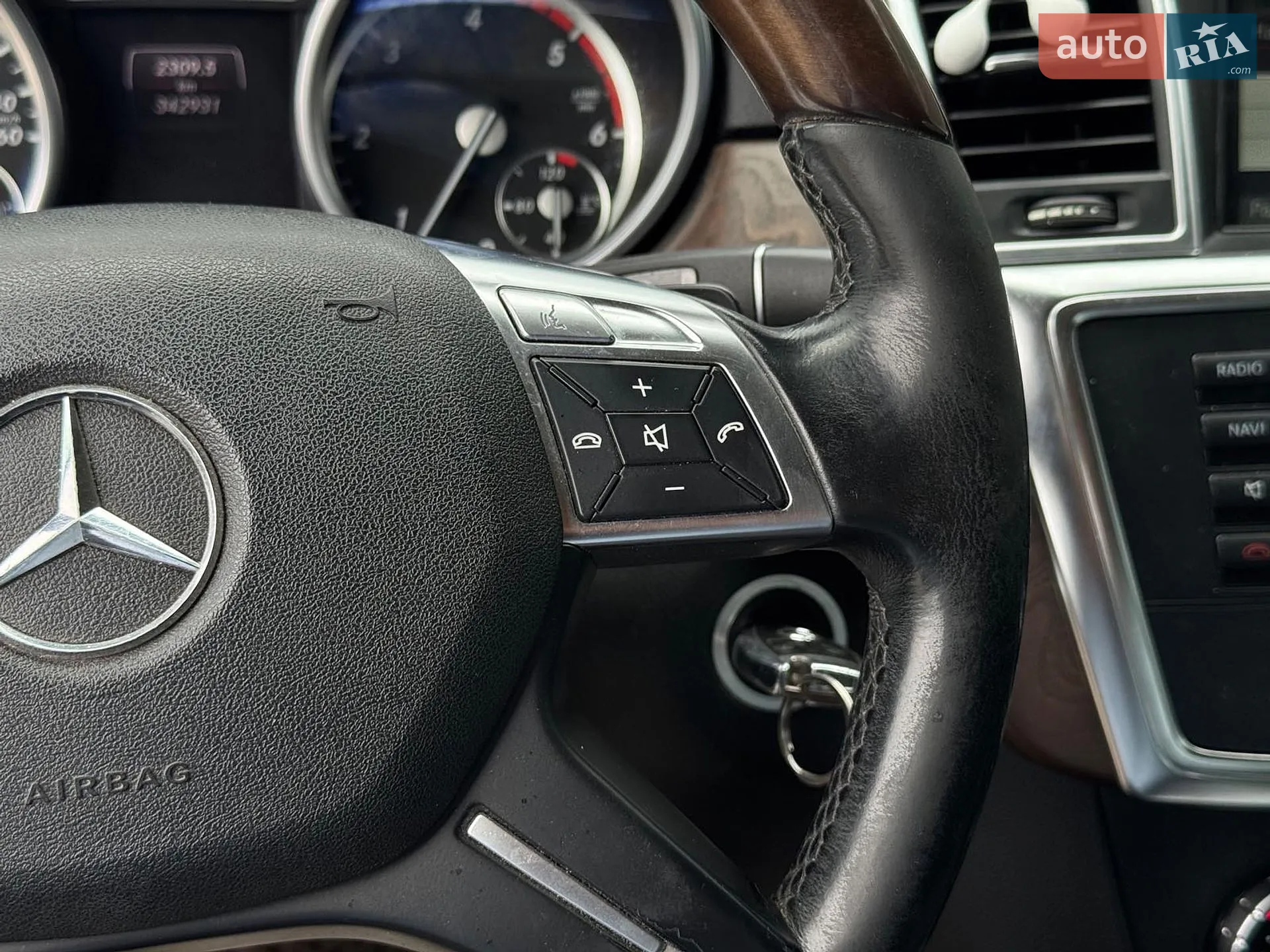2013 Mercedes-Benz M-klasse - мініатюра 30