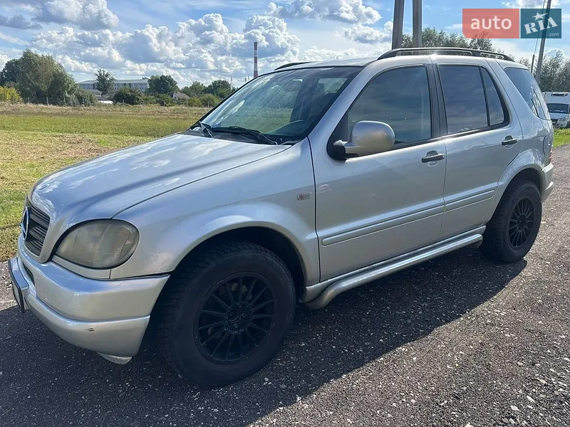 Mercedes-Benz M-Class 2001