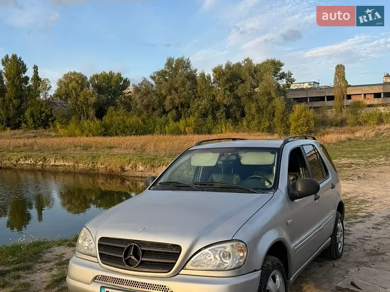 Mercedes-Benz M-Class 1998