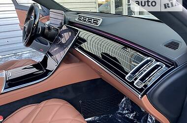 Седан Mercedes-Benz Maybach 2021 в 