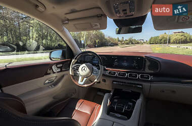 Внедорожник / Кроссовер Mercedes-Benz Maybach 2021 в 