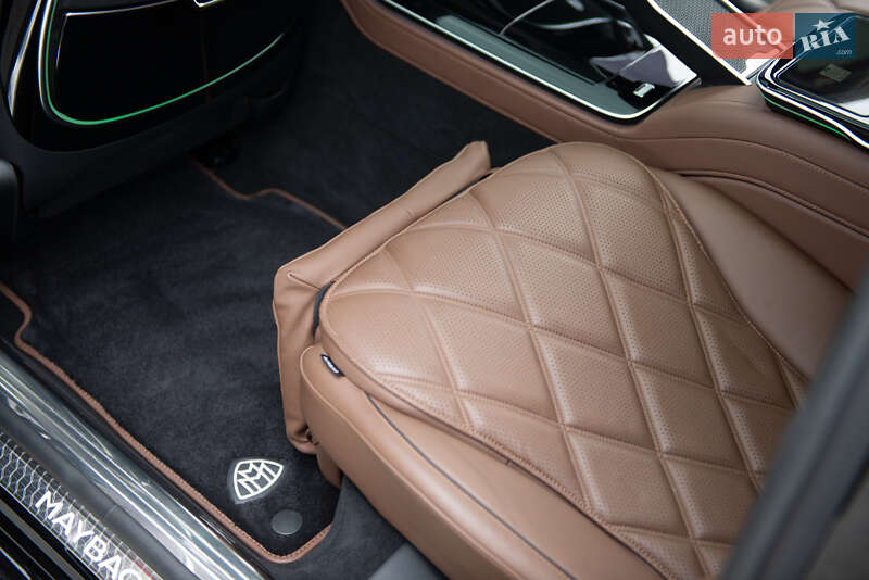 Седан Mercedes-Benz Maybach 2022 в Мукачево