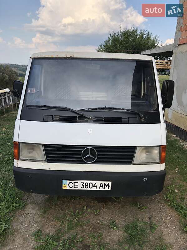 Mercedes-Benz MB-Class 1993