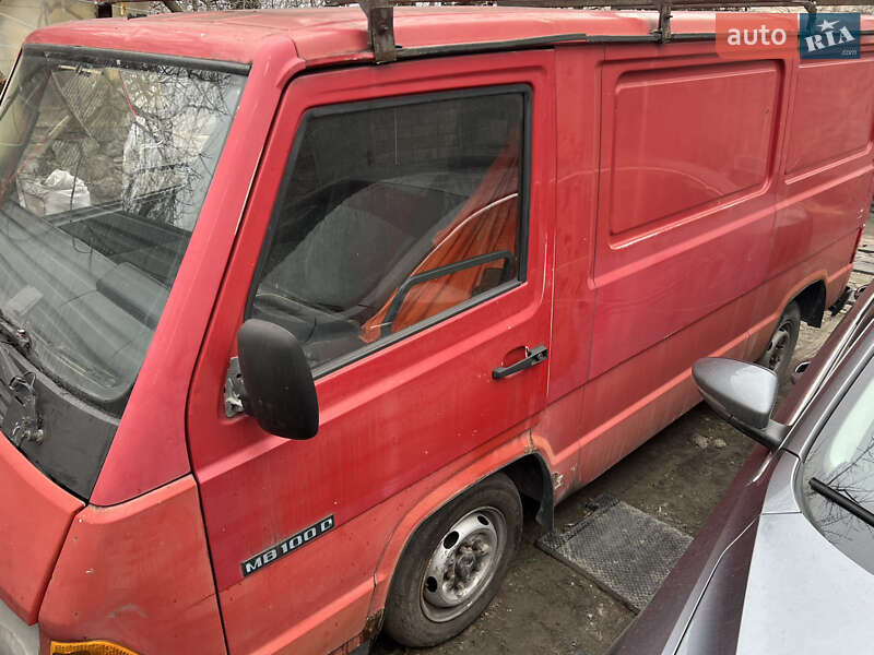 Вантажний фургон Mercedes-Benz MB-Class 1995 в Дніпрі