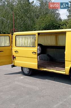 Минивэн Mercedes-Benz MB-Class 1989 в 