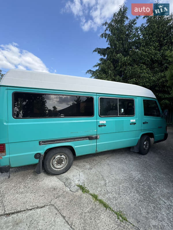 Минивэн Mercedes-Benz MB-Class 1995 в Ровно