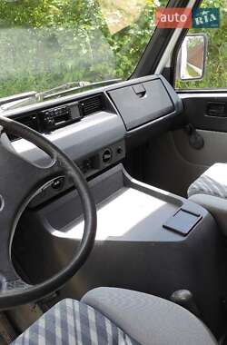 Грузовой фургон Mercedes-Benz MB-Class 1995 в 