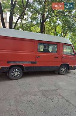 Минивэн Mercedes-Benz MB-Class 1992 в 