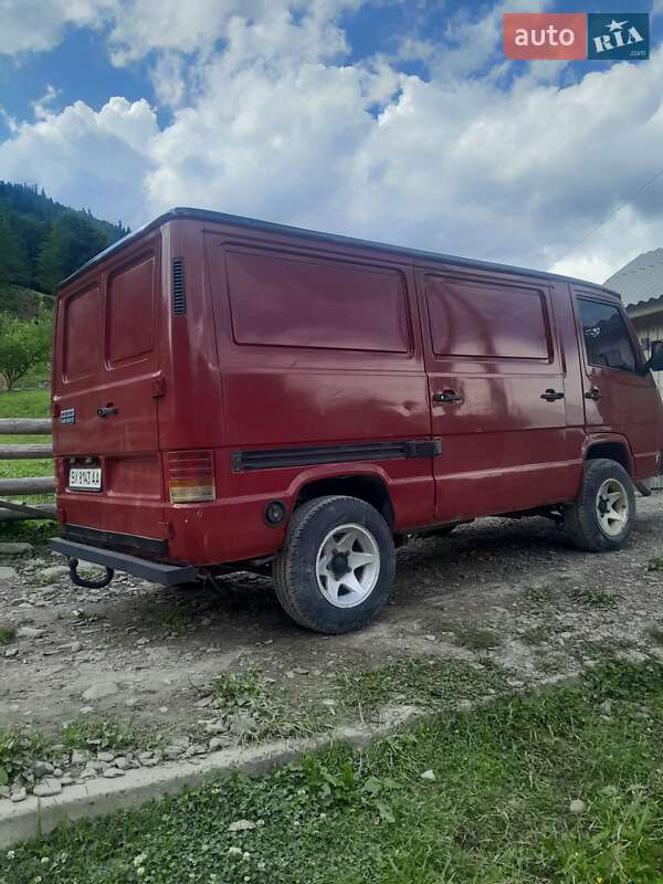Вантажний фургон Mercedes-Benz MB-Class 1995 в Верховині