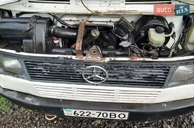 Мінівен Mercedes-Benz MB-Class 1993 в 