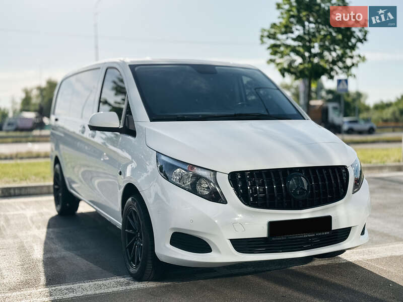 Минивэн Mercedes-Benz Metris 2018 в 