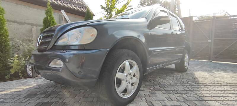 Mercedes-Benz ML 400