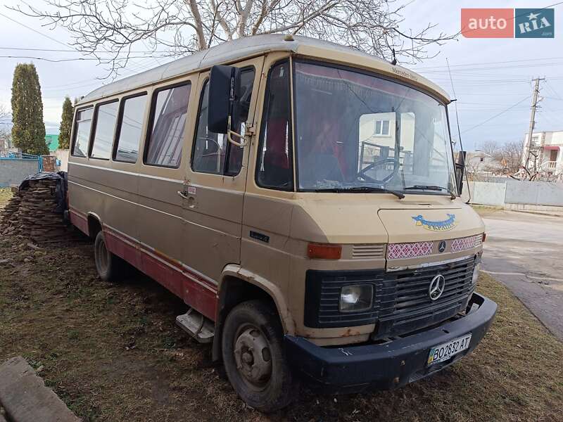 Микроавтобус Mercedes-Benz O 309 1983 в 