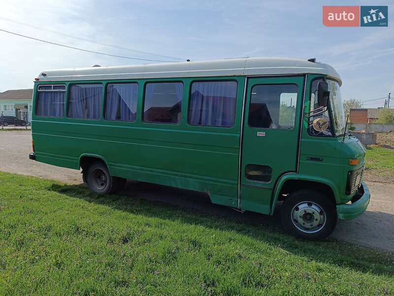 Мікроавтобус Mercedes-Benz O 309 1983 в Борщеві