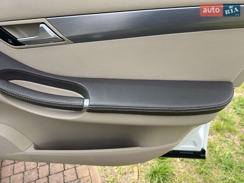 Минивэн Mercedes-Benz R-Class 2011 в Киеве