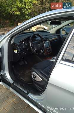 Мінівен Mercedes-Benz R-Class 2011 в 