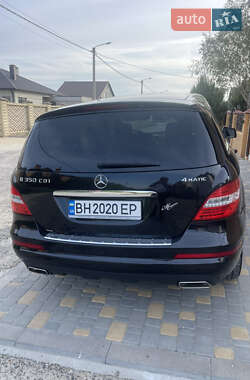 Минивэн Mercedes-Benz R-Class 2011 в 