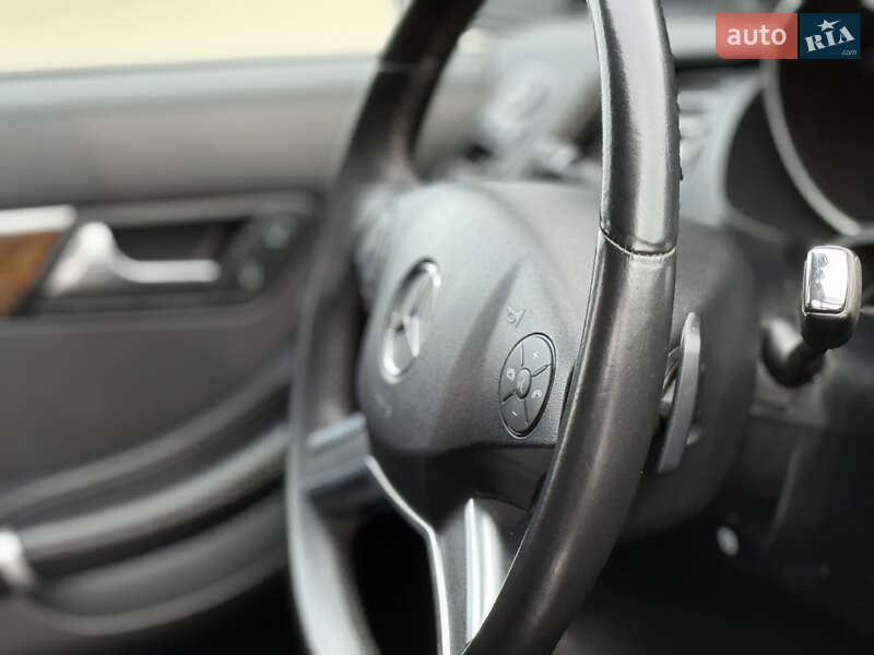 Минивэн Mercedes-Benz R-Class 2012 в Камне-Каширском