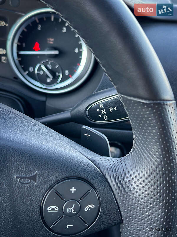 Мінівен Mercedes-Benz R-Class 2012 в Дніпрі
