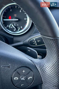 Минивэн Mercedes-Benz R-Class 2012 в 