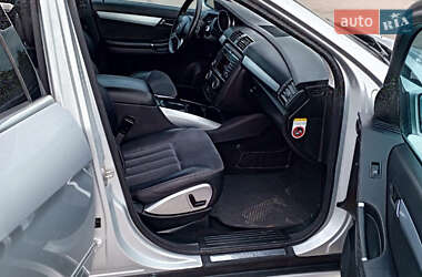 Мінівен Mercedes-Benz R-Class 2009 в 
