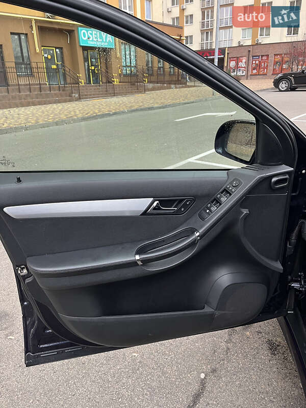 Минивэн Mercedes-Benz R-Class 2008 в Киеве фото 10 Минивэн Mercedes-Benz R-Class 2008 в Киеве